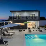 Holiday home Edis